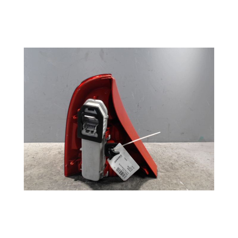 FEU ARRIERE DROIT RENAULT CLIO II PH.2 01-06