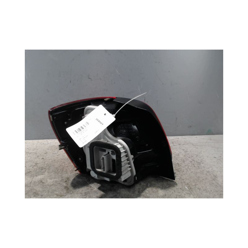 FEU ARRIERE DROIT VOLKSWAGEN POLO 2009-