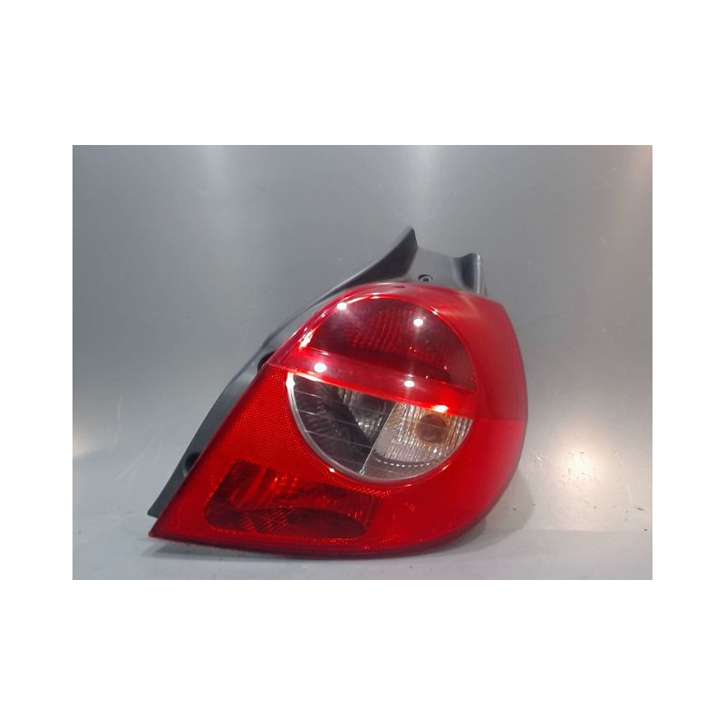 FEU ARRIERE DROIT RENAULT CLIO