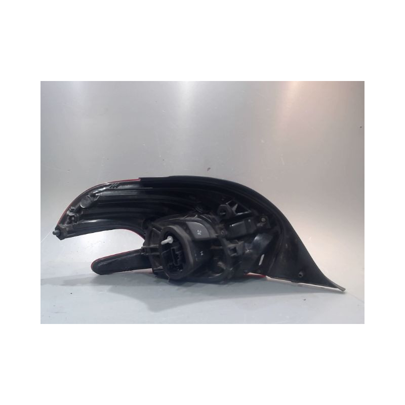 FEU ARRIERE DROIT PEUGEOT 208