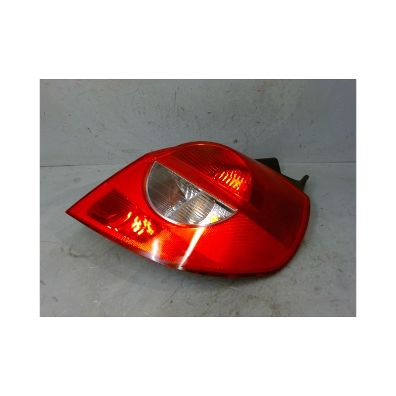 FEU ARRIERE DROIT RENAULT CLIO