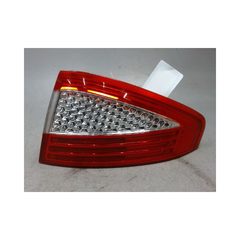 FEU ARRIERE DROIT FORD MONDEO 2007-
