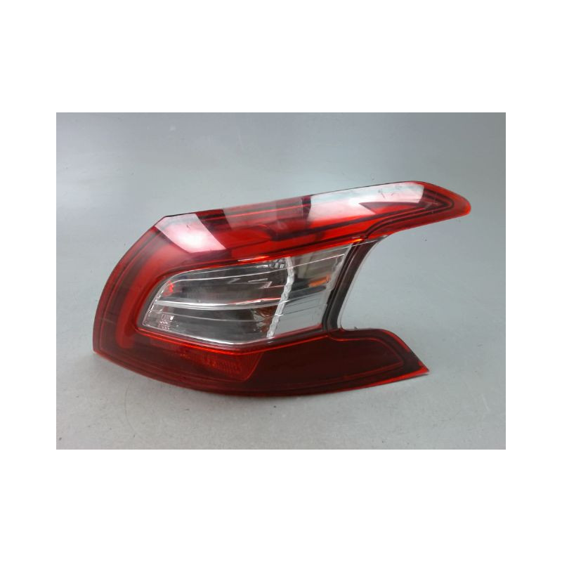 FEU ARRIERE DROIT PEUGEOT 308 2011-