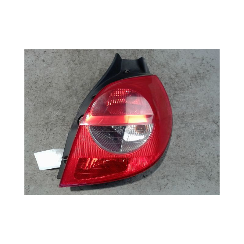 FEU ARRIERE DROIT RENAULT CLIO