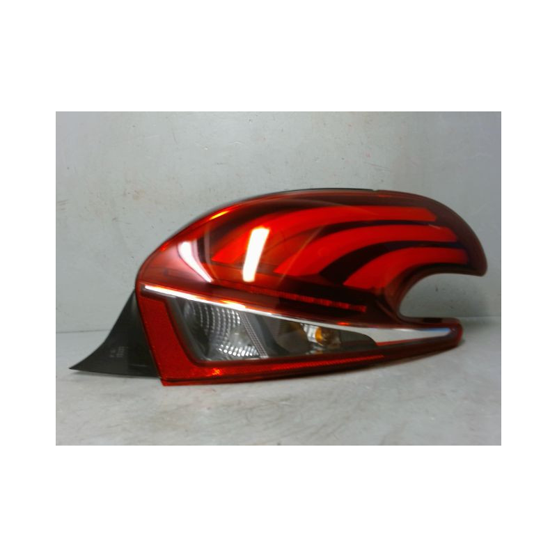 FEU ARRIERE DROIT PEUGEOT 208