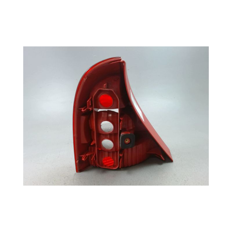 FEU ARRIERE DROIT RENAULT CLIO II Phase 2 2001-2006