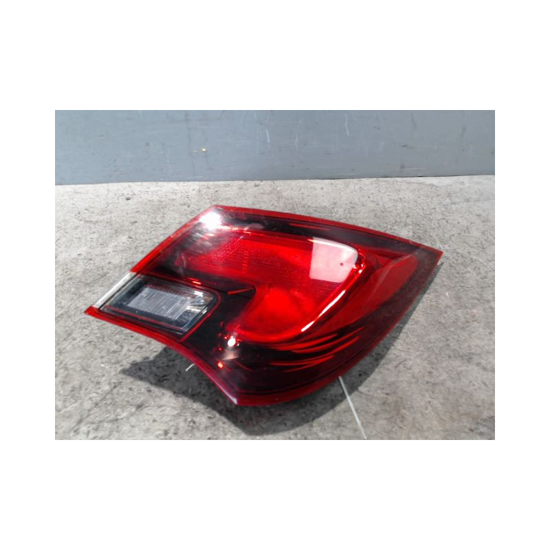 FEU ARRIERE DROIT OPEL ASTRA GTC 3P