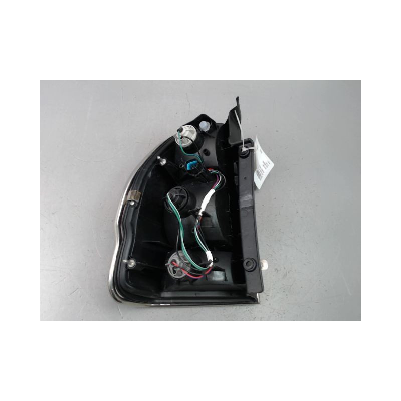 FEU ARRIERE DROIT MITSUBISHI PAJERO PININ 5P
