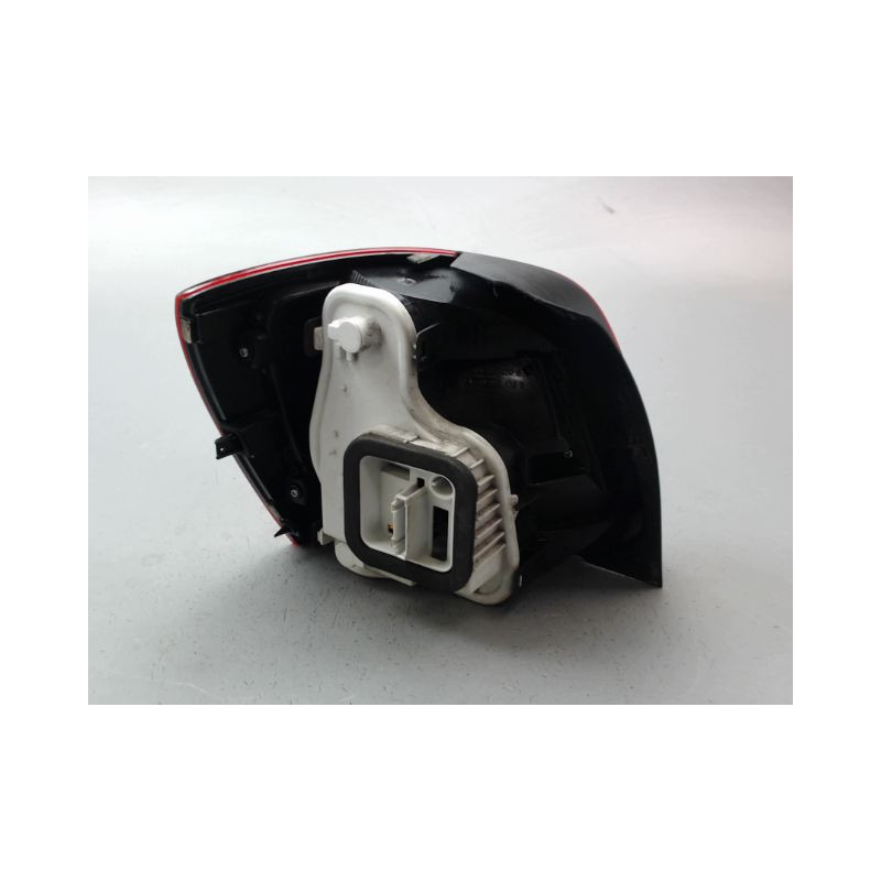 FEU ARRIERE DROIT VOLKSWAGEN POLO V 2009-...