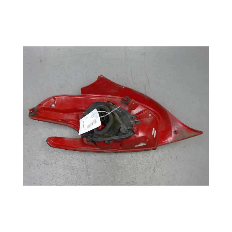 FEU ARRIERE DROIT PEUGEOT 208