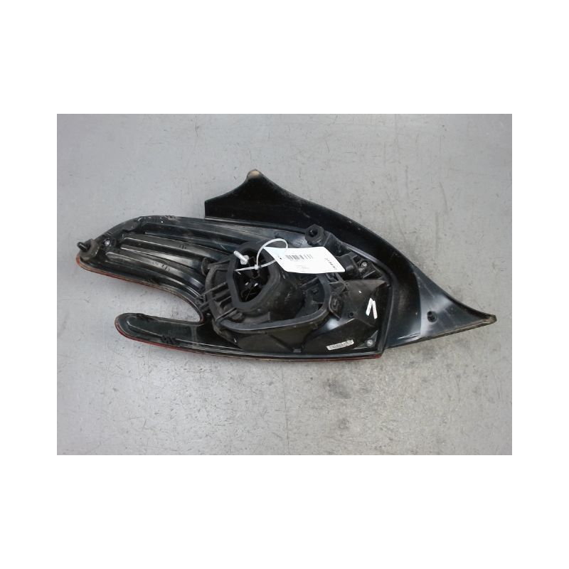 FEU ARRIERE DROIT PEUGEOT 208