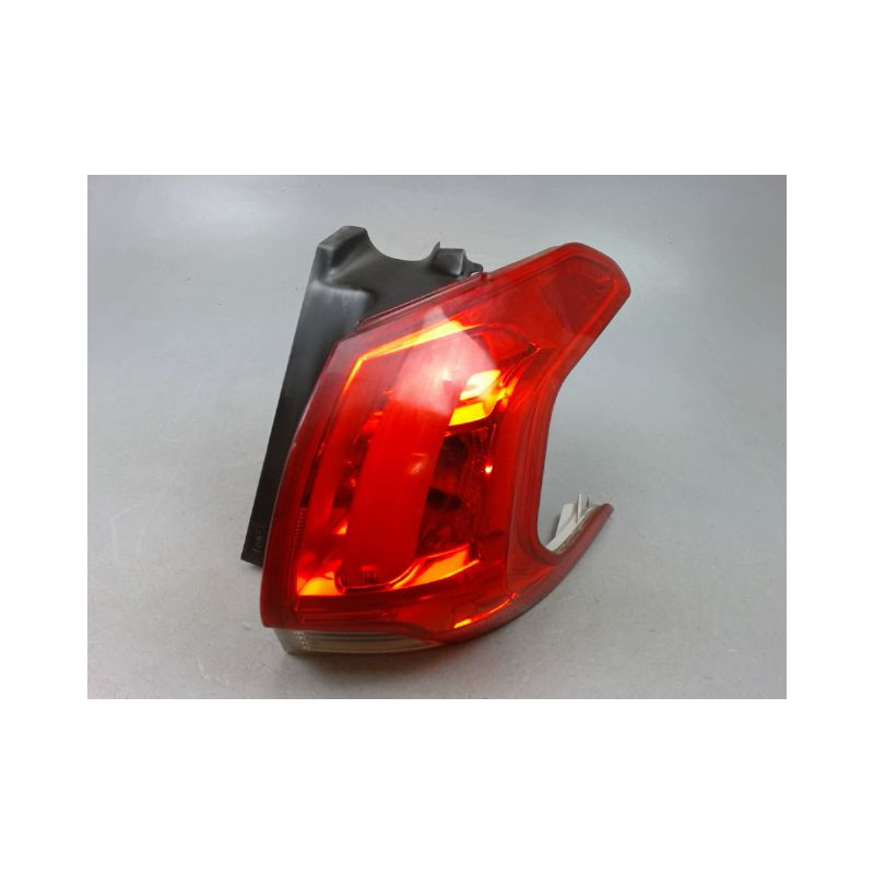 FEU ARRIERE DROIT PEUGEOT 2008 Phase 1 2013-...