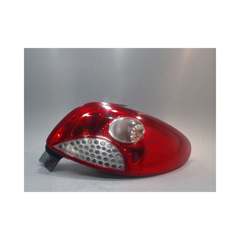 FEU ARRIERE DROIT PEUGEOT 206