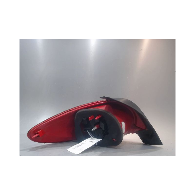 FEU ARRIERE DROIT PEUGEOT 206