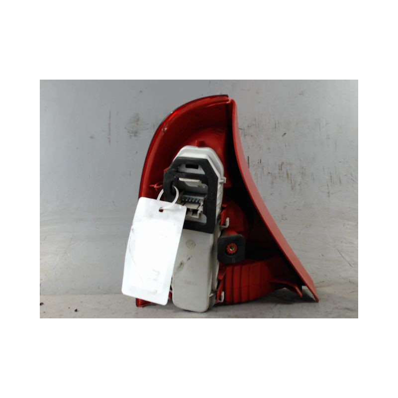 FEU ARRIERE DROIT RENAULT CLIO II PH.2 01-06
