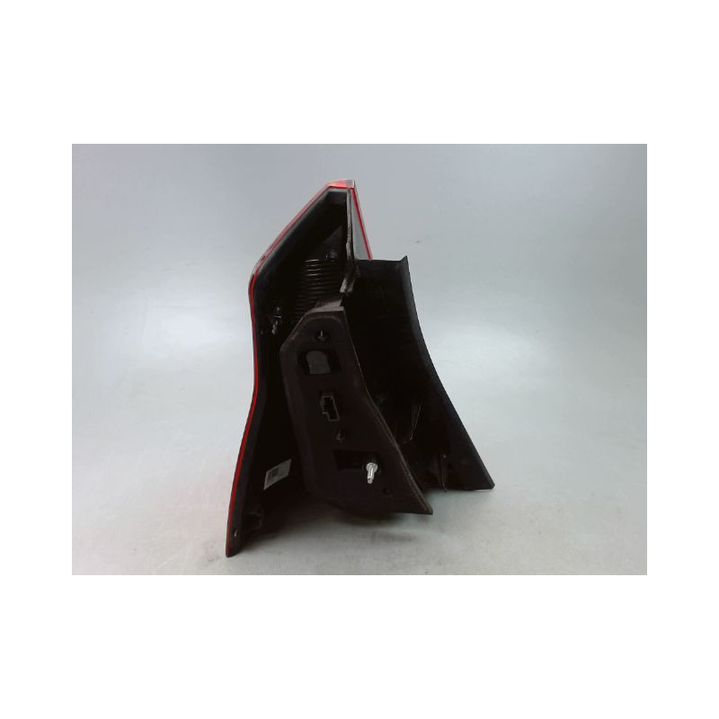 FEU ARRIERE DROIT DACIA SANDERO I 2008-2012