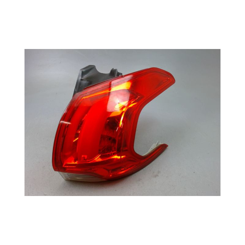 FEU ARRIERE DROIT PEUGEOT 2008 Phase 1 2013-...