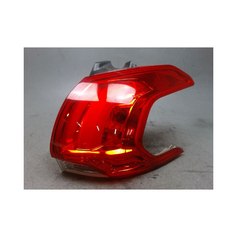 FEU ARRIERE DROIT PEUGEOT 2008