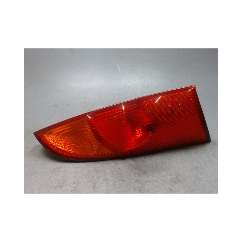 FEU ARRIERE DROIT FORD FOCUS 98-04