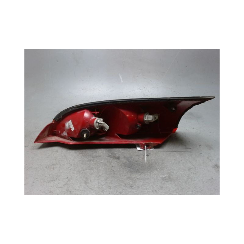 FEU ARRIERE DROIT FORD FOCUS 98-04
