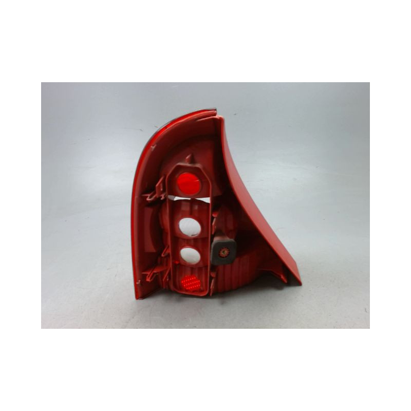 FEU ARRIERE DROIT RENAULT CLIO II Phase 2 2001-2006