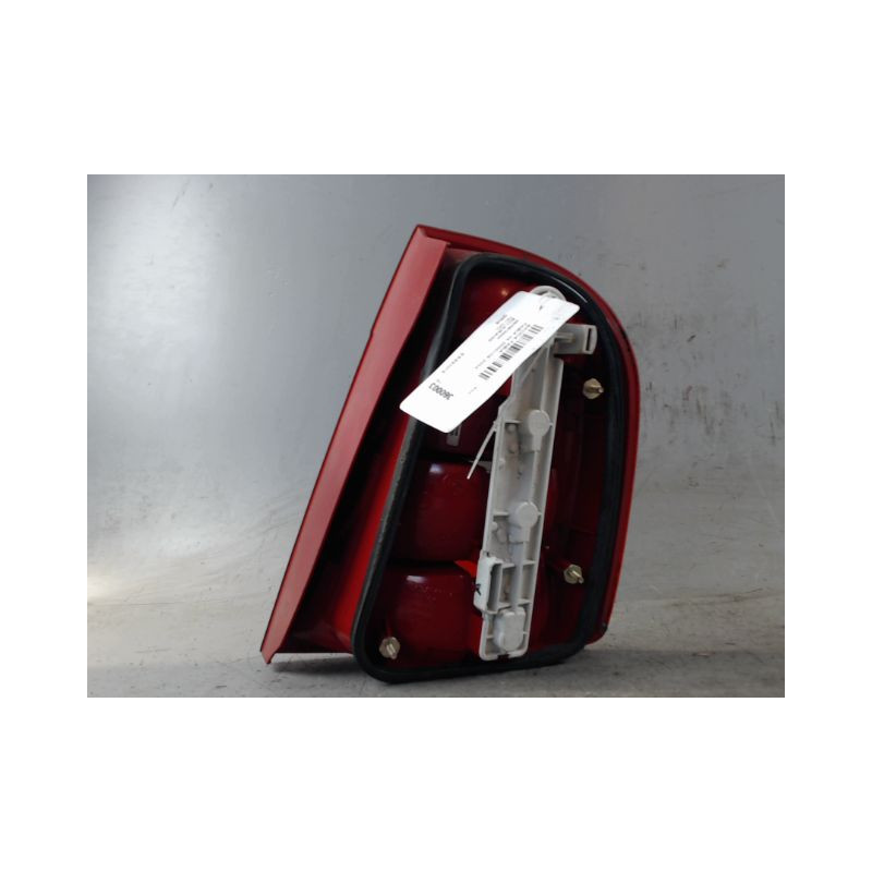 FEU ARRIERE DROIT SKODA FABIA 2000-2004