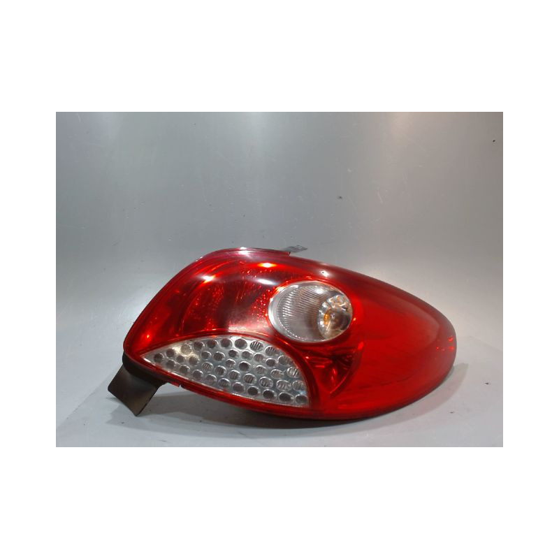 FEU ARRIERE DROIT PEUGEOT 206