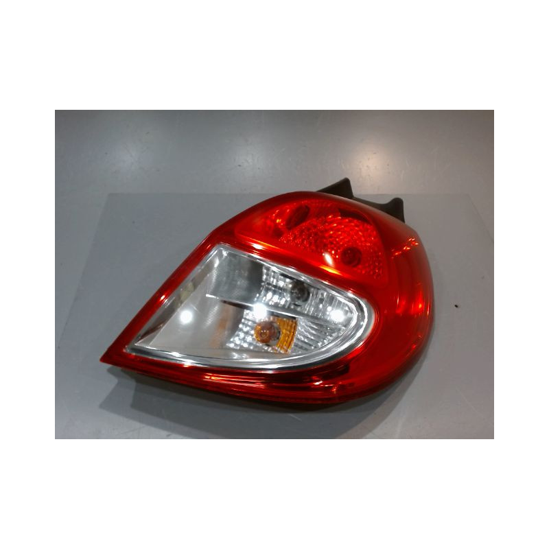 FEU ARRIERE DROIT RENAULT CLIO