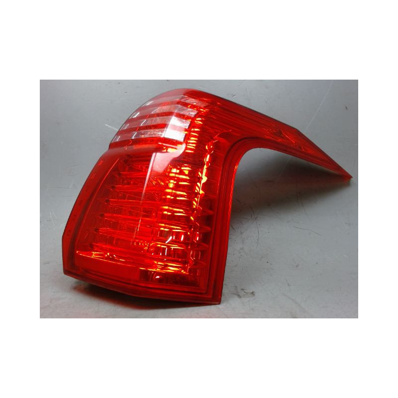 FEU ARRIERE DROIT PEUGEOT 5008 2009-