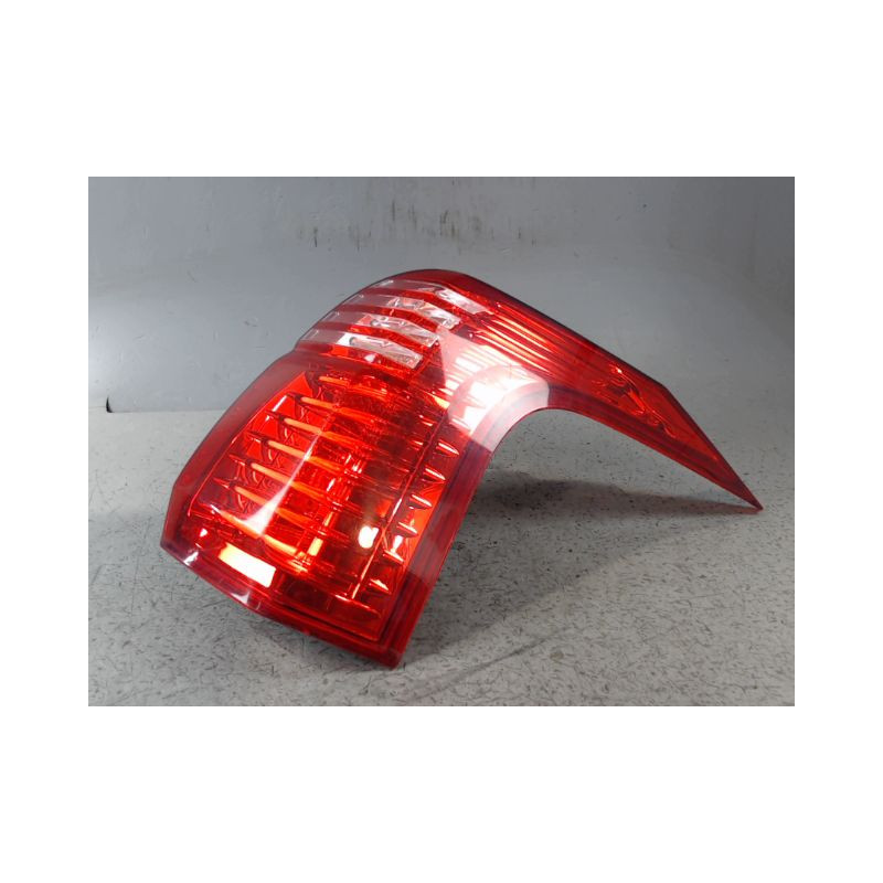 FEU ARRIERE DROIT PEUGEOT 5008 2009-