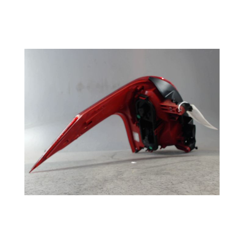FEU ARRIERE DROIT PEUGEOT 5008 2009-
