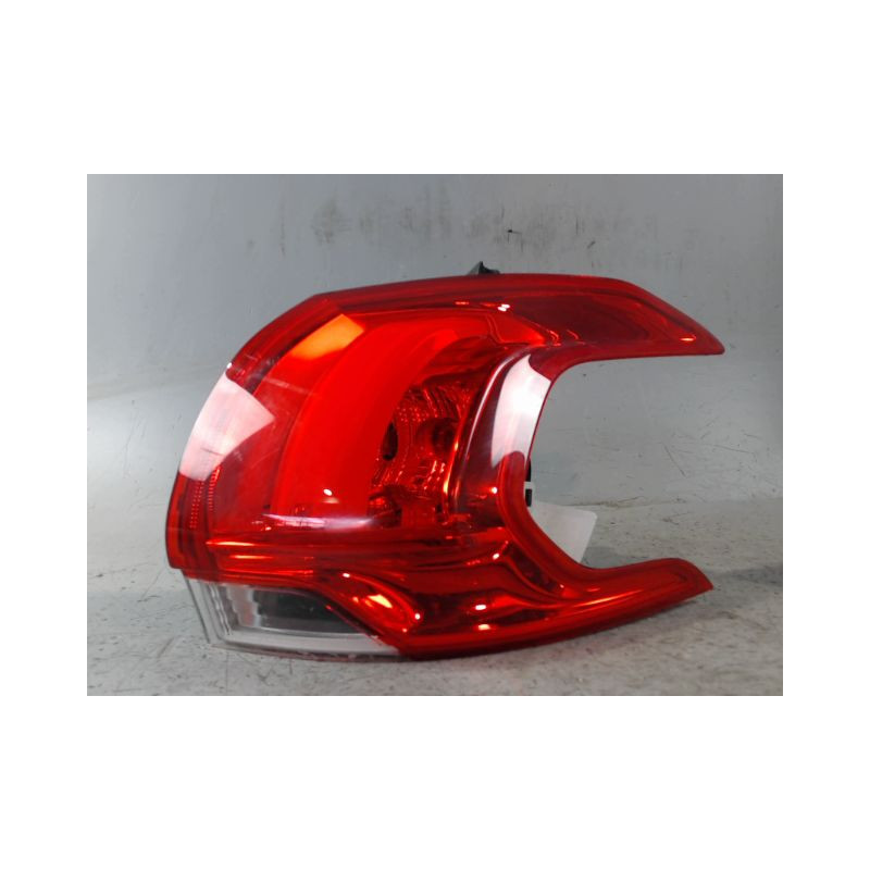 FEU ARRIERE DROIT PEUGEOT 2008