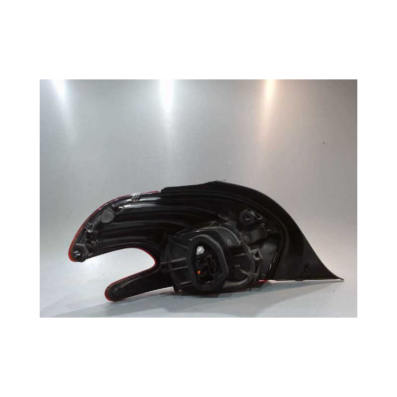FEU ARRIERE DROIT PEUGEOT 208
