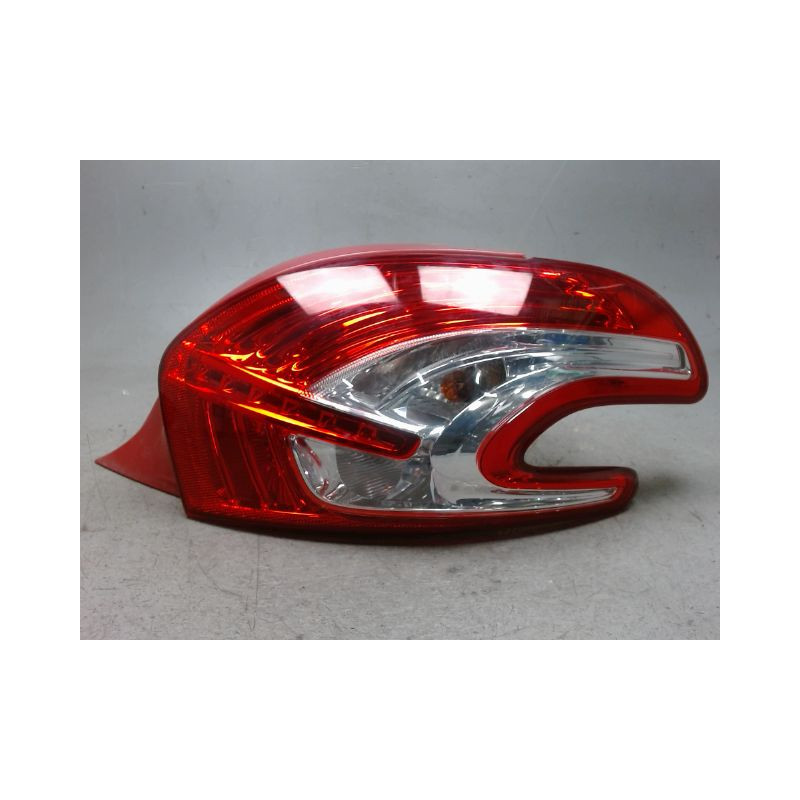 FEU ARRIERE DROIT PEUGEOT 208