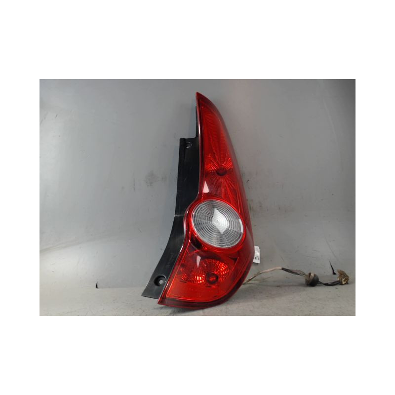 FEU ARRIERE DROIT OPEL AGILA
