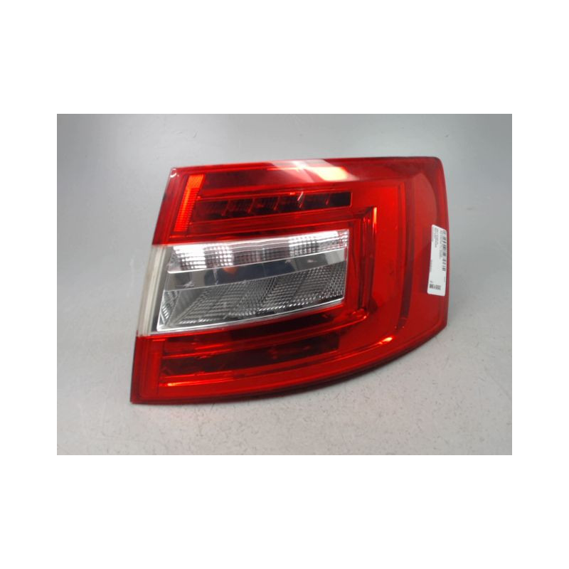 FEU ARRIERE DROIT SKODA OCTAVIA 2008-