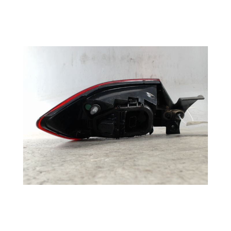 FEU ARRIERE DROIT RENAULT CLIO IV