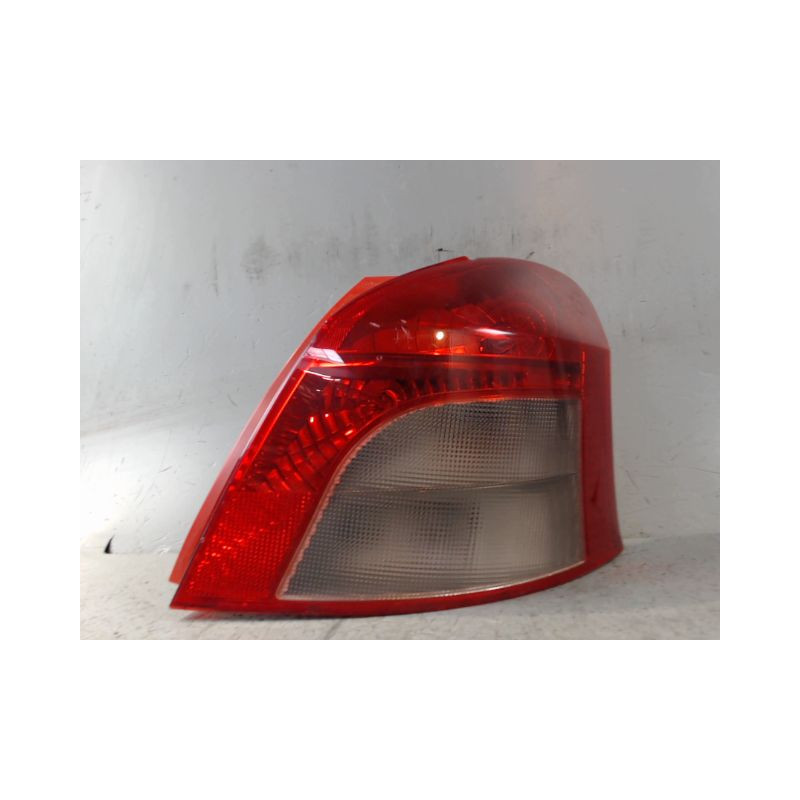 FEU ARRIERE DROIT TOYOTA YARIS 2005-