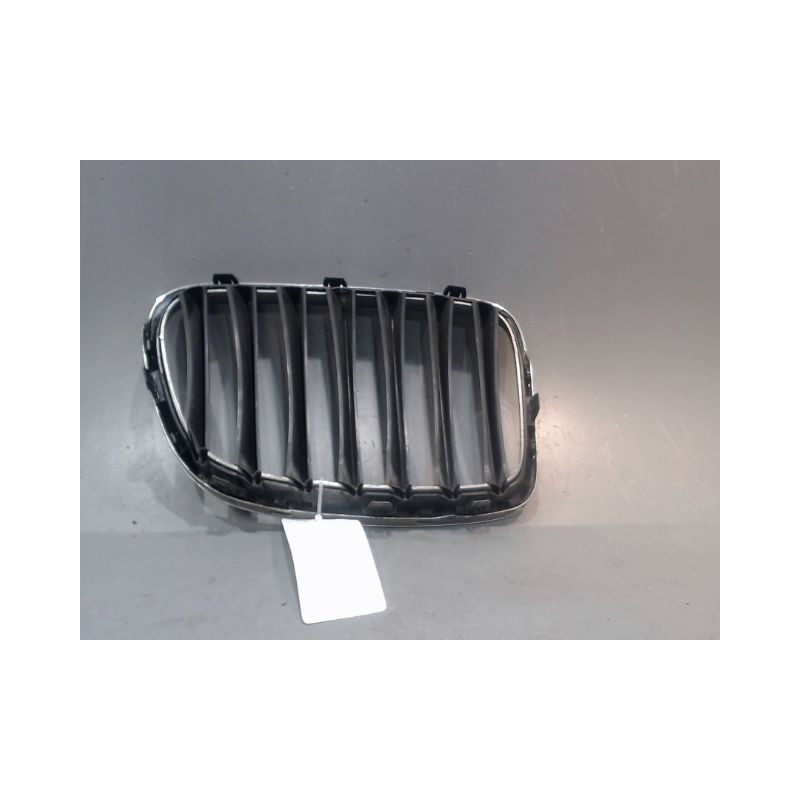 GRILLE CALANDRE GAUCHE BMW SERIE 1