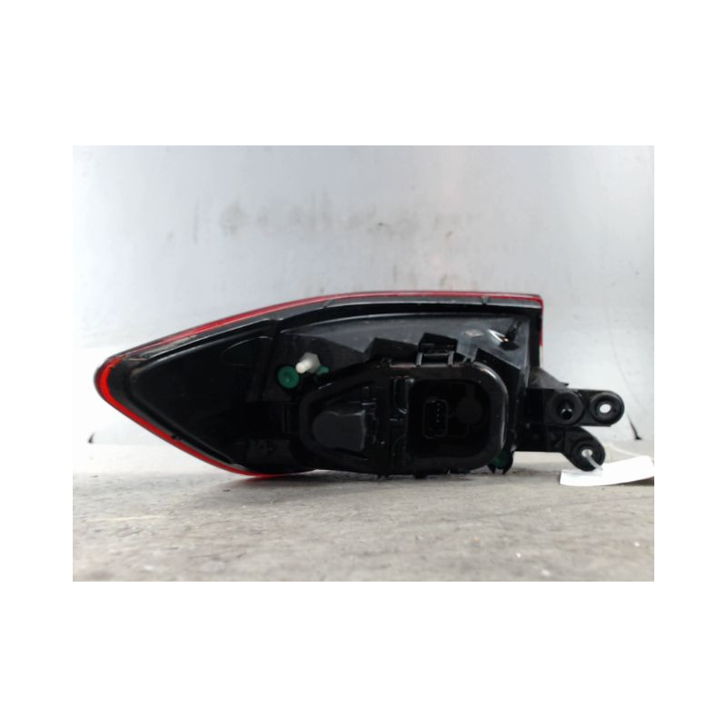 FEU ARRIERE DROIT RENAULT CLIO IV