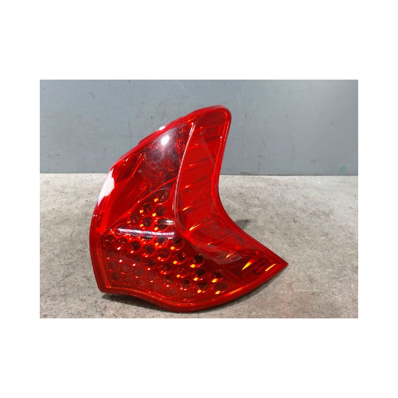 FEU ARRIERE DROIT PEUGEOT 3008 2009-