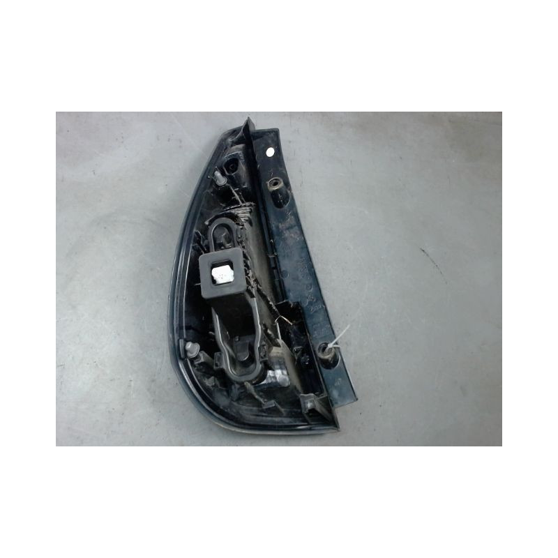 FEU ARRIERE DROIT RENAULT SCENIC