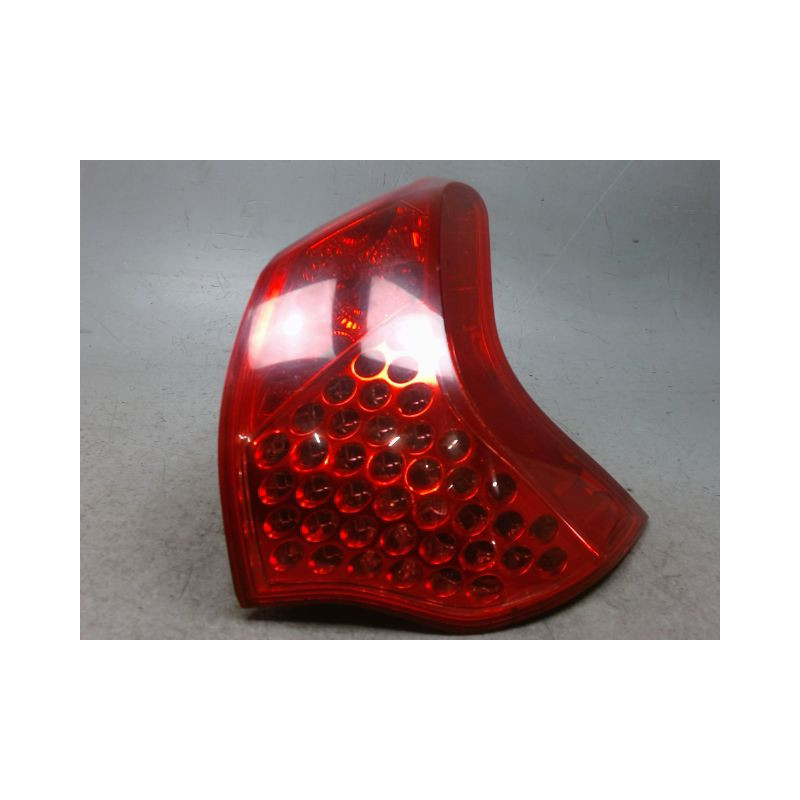 FEU ARRIERE DROIT PEUGEOT 3008 2009-