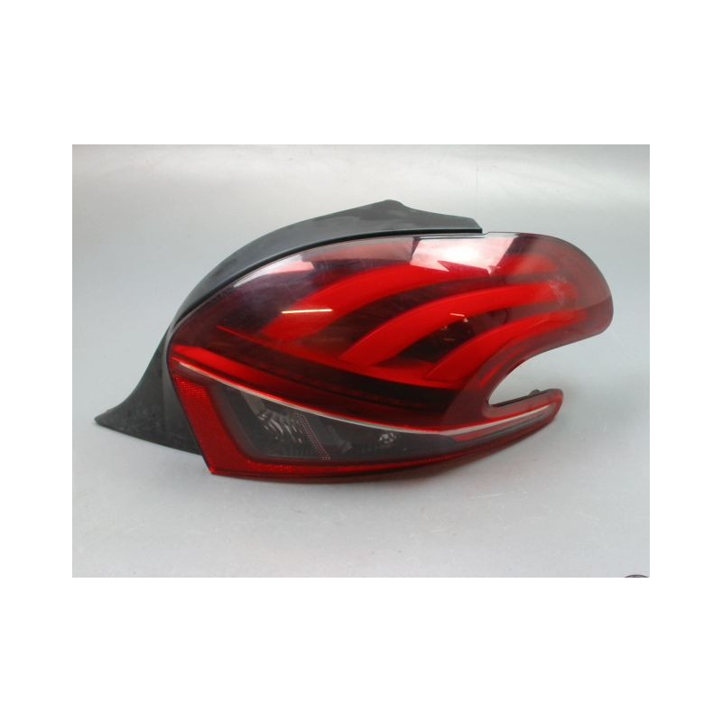 FEU ARRIERE DROIT PEUGEOT 208