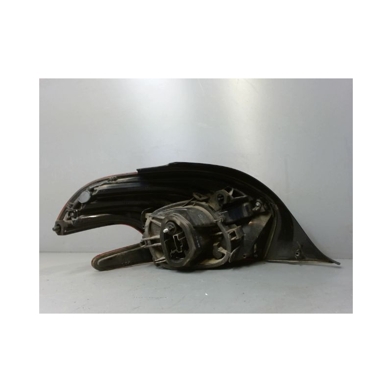 FEU ARRIERE DROIT PEUGEOT 208