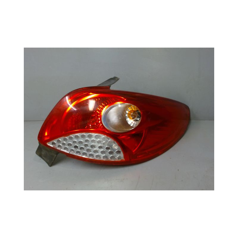 FEU ARRIERE DROIT PEUGEOT 206