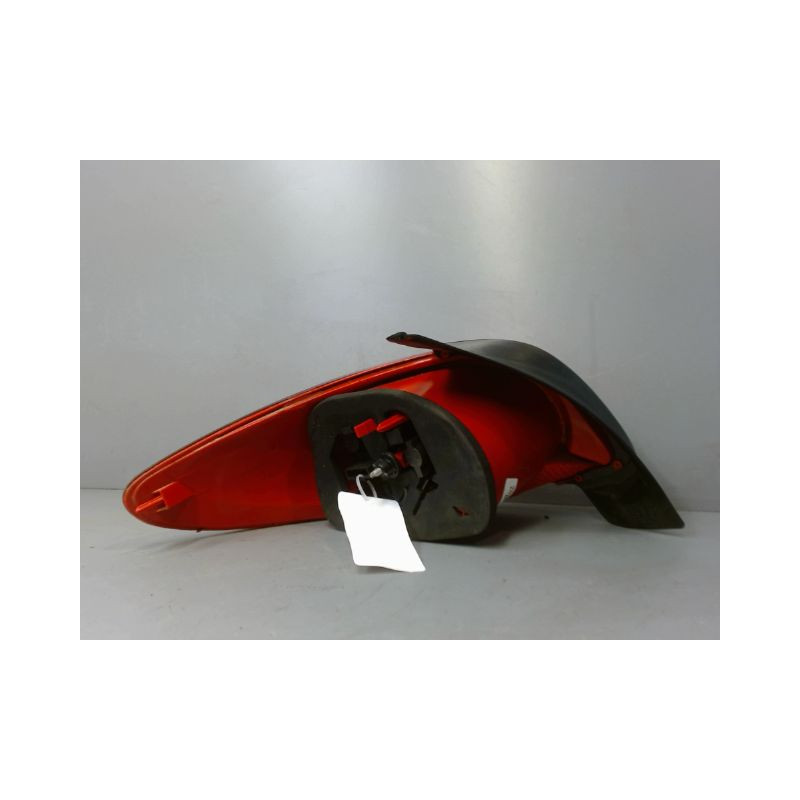 FEU ARRIERE DROIT PEUGEOT 206