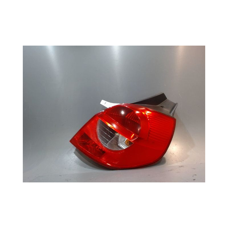 FEU ARRIERE DROIT RENAULT CLIO