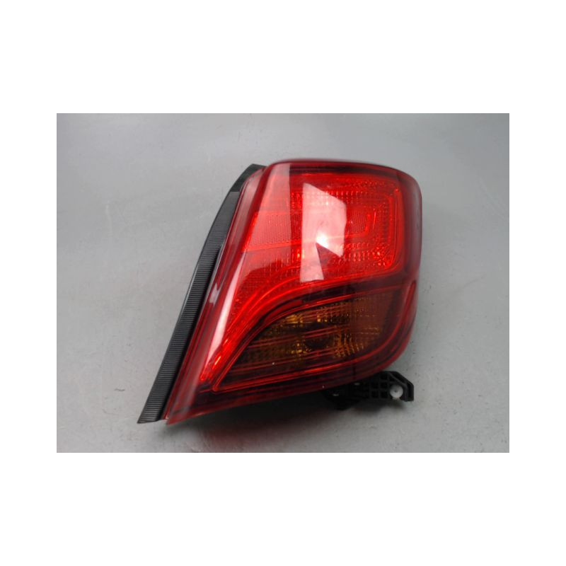 FEU ARRIERE DROIT TOYOTA YARIS 2005-