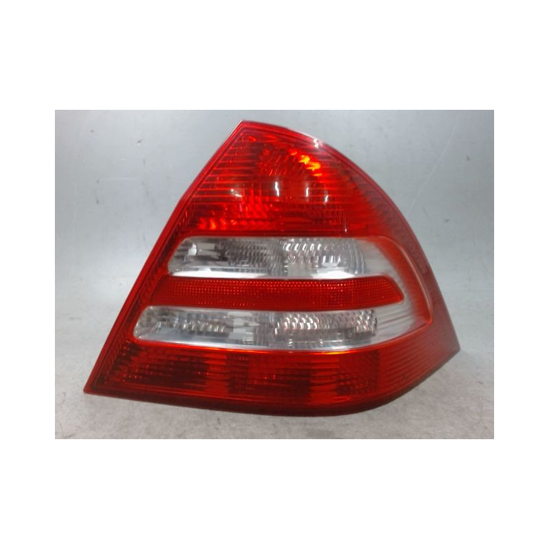 FEU ARRIERE DROIT MERCEDES CLASSE C 2004-
